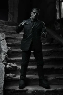 NECA - Universal Monsters - Ultimate Frankenstein's Monster (B&W)7" Action Figure