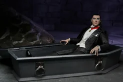NECA - Universal Monsters - Ultimate Dracula (Transylvania) 7" Action Figure -Deals ZLCCollectibles Store 04814 UNP 2 scaled 1