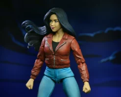 NECA - Gargoyles - Ultimate Eliza Maza (With Brooklyn’s Closed Wings) 7" Action Figure (Pre-Order Ships July) -Deals ZLCCollectibles Store 34506 UNP 3 scaled 1