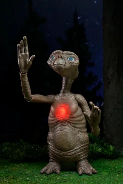 NECA - E.T. 40th Anniversary - Ultimate Deluxe E.T. With LED Chest 7" Action Figure
