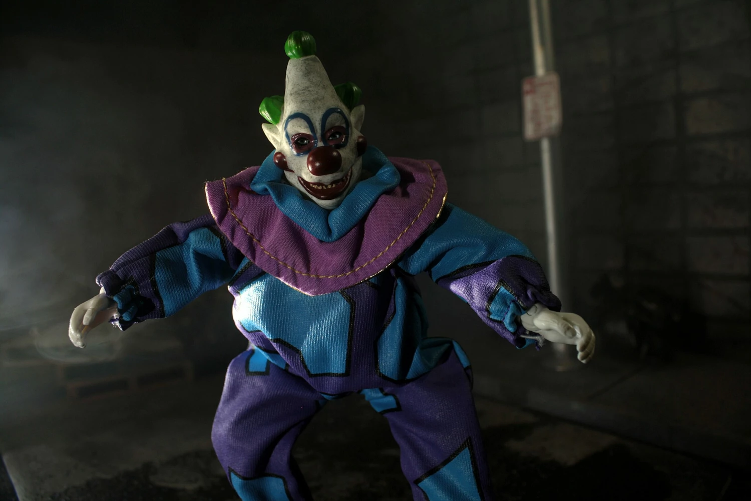 Mego Movies Wave 14 - Killer Klowns (Jumbo) 8" Action Figure 8 Mego Movies Wave 14 - Killer Klowns (Jumbo) 8" Action Figure - Image 6